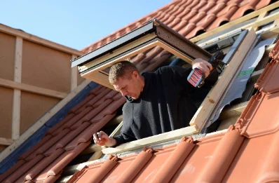 Pose de fenêtres de toit Velux à Rémelfing